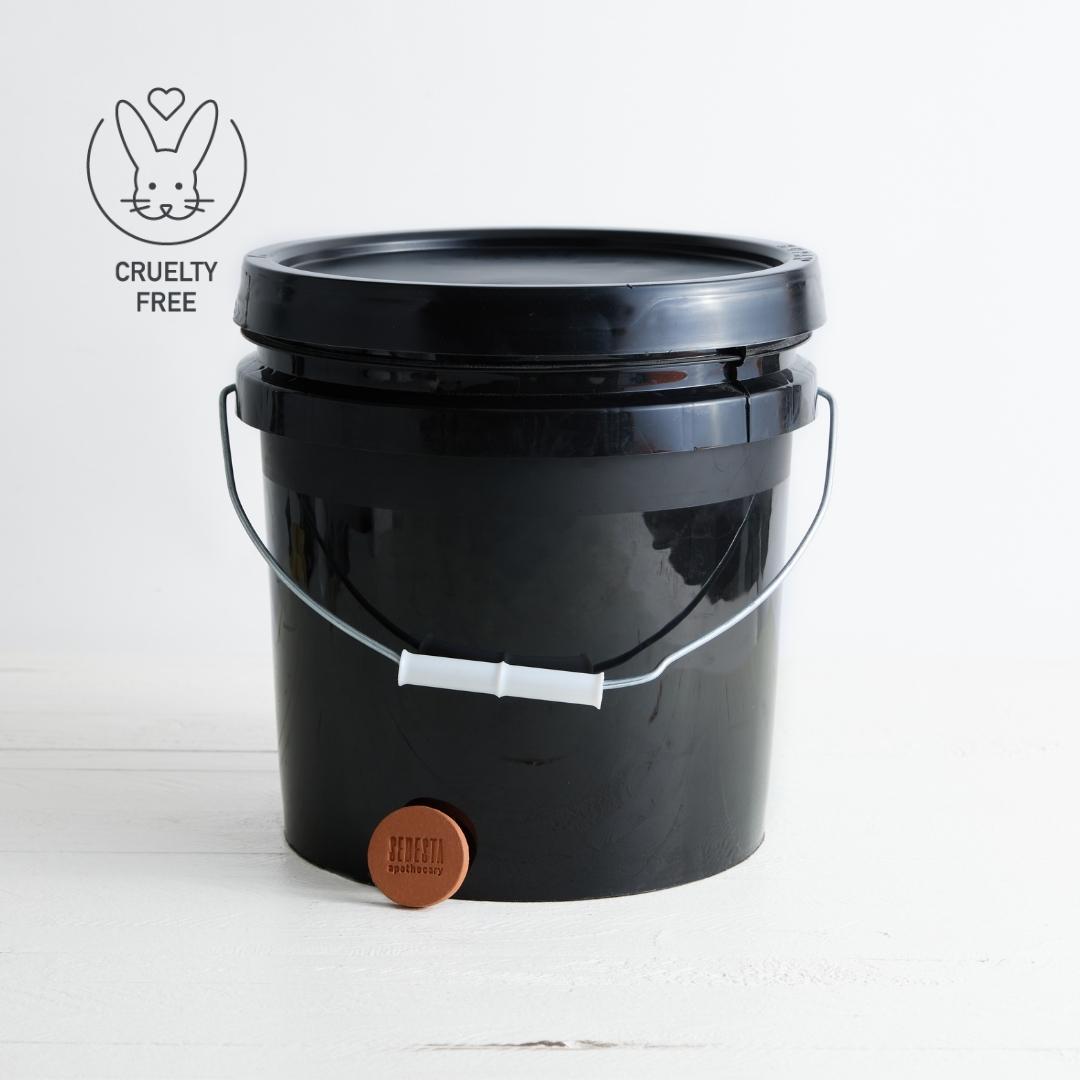 Sebesta Apothecary Dish Powder Bucket and Desiccant Disc CRUELTY FREE LOGO